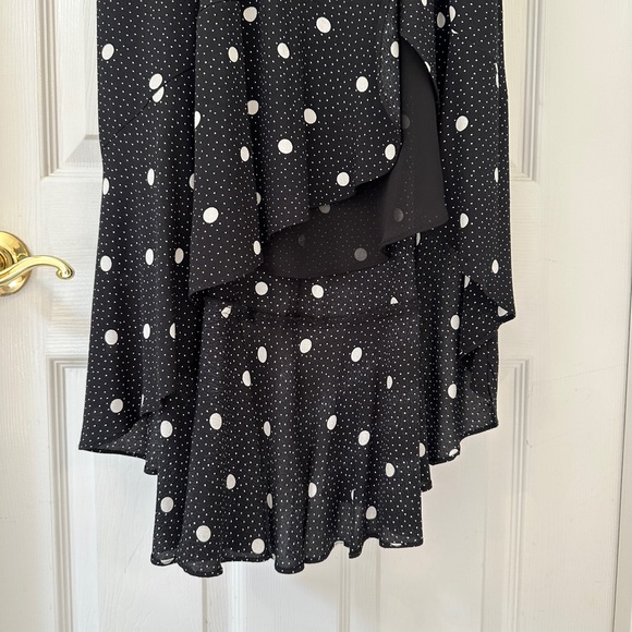 Beautiful dress fits like a size 6/8. Tag says small. 1 State - Picture 5 of 5